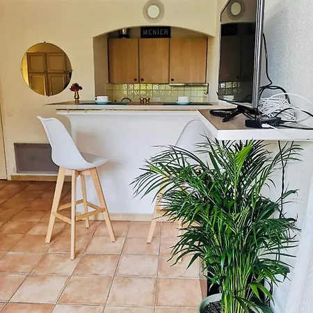 Studio Agreable De 39m2 Avec Terrasse 15m2 דירה